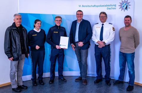 Betrunkener Kraftfahrer schlägt mit Glas zu