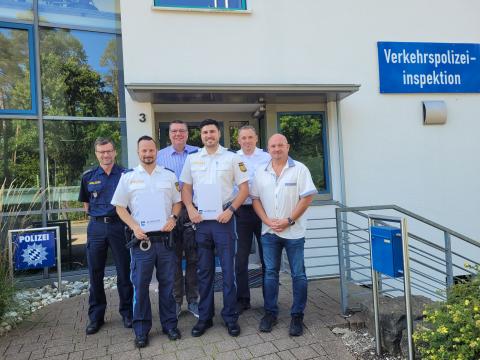 Fußgänger auf BAB greift Kollegen an. 
