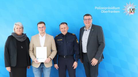 Beamter schwer am Finger verletzt