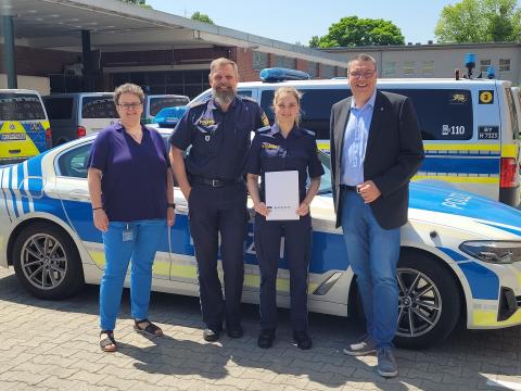 Bei Einsatz durch Randalierin verletzt