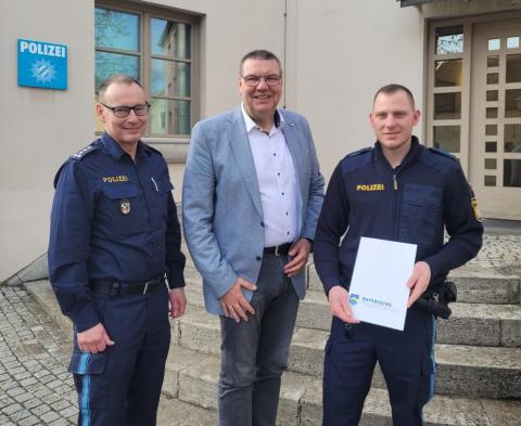 Bei Festnahme wird Beamter schwer verletzt